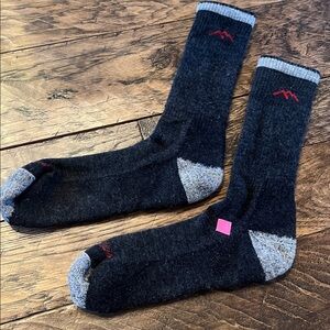 Have holes (see pink tape) Darn Tough Mens Hiker sock LARGE (1 pr)